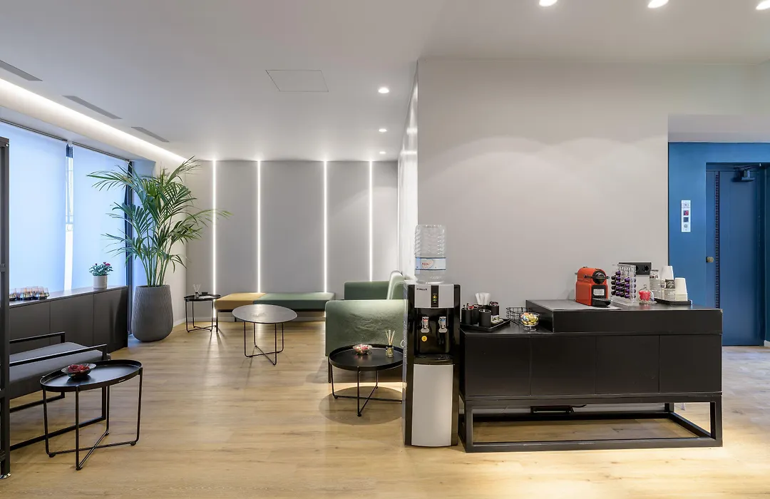Acropolis Magenta Luxury Suites-1