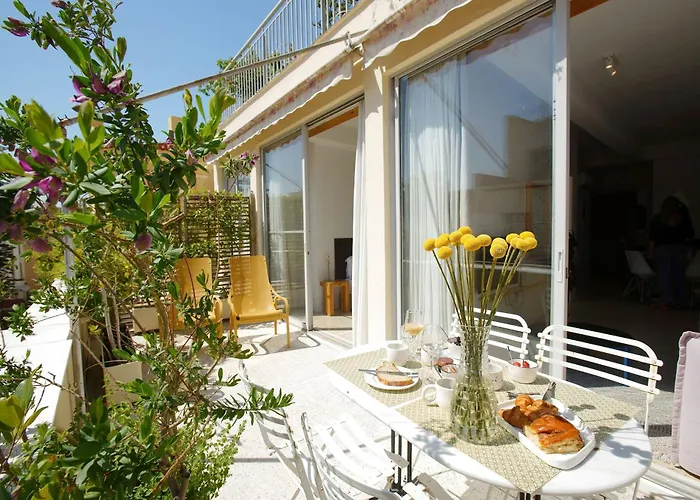 The Marble Suites, Plaka